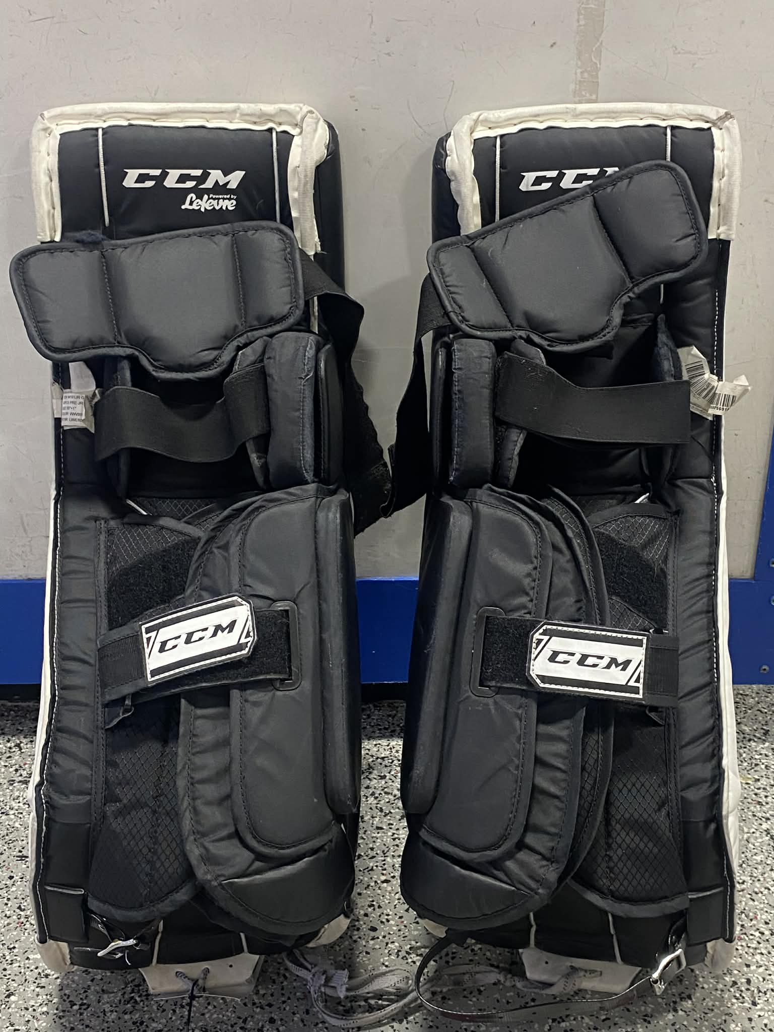 CCM P2.5 GOALIE LEG PADS 30+1 WHT/BLK-Sports Replay - Sports Excellence-Sports Replay - Sports Excellence