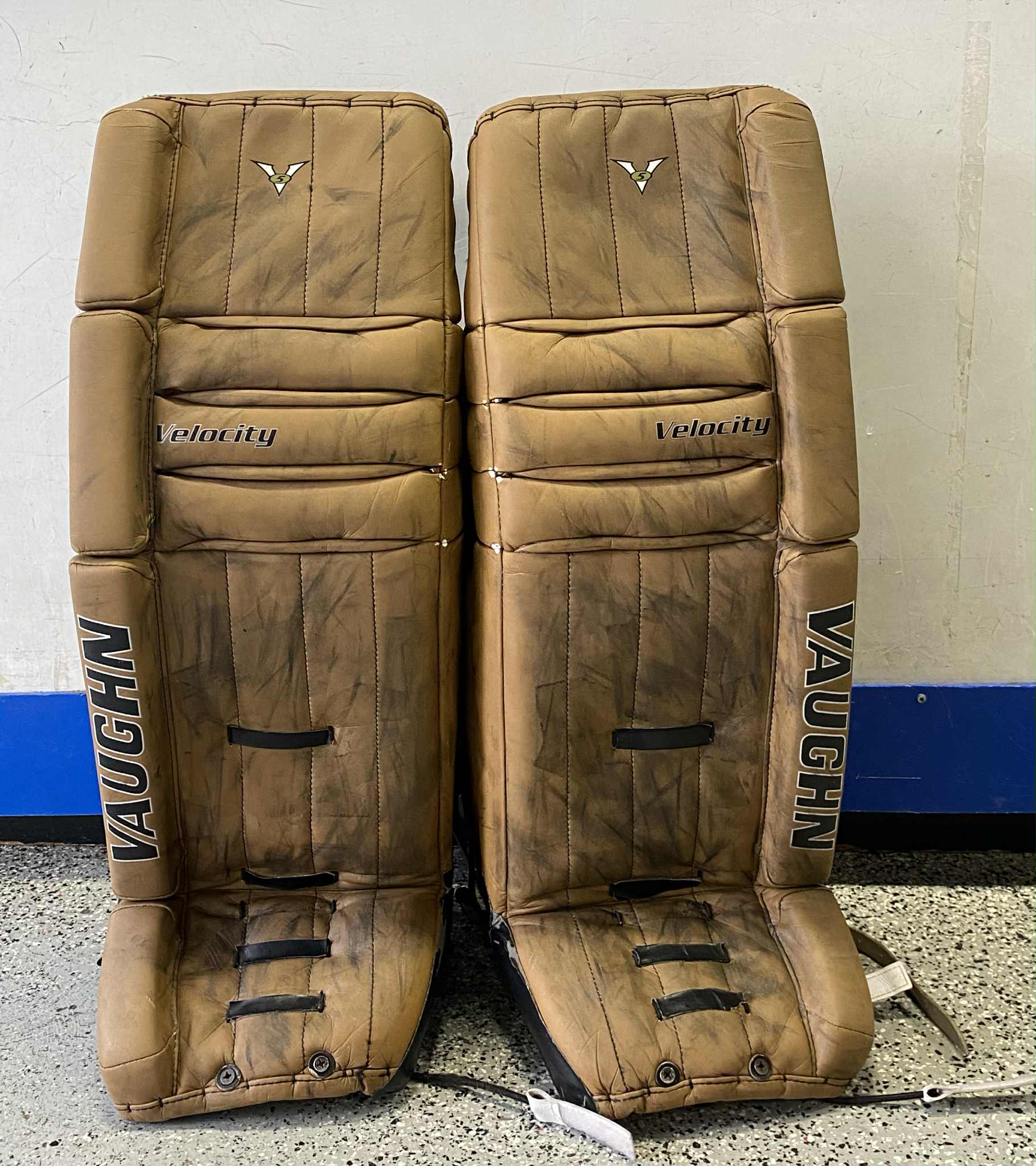 Vaughn Velocity V5 7800 Hockey Goalie Pads 35 + 1 Vintage-Sports Replay - Sports Excellence-Sports Replay - Sports Excellence
